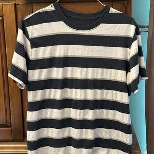 Men's/ teens Op shirt. 1 dark blue and white striped T-shirt, size medium.